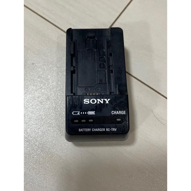 SONY(ソニー)の【値下げ】純正ソニー チャージャー BC-TRV スマホ/家電/カメラのスマートフォン/携帯電話(バッテリー/充電器)の商品写真