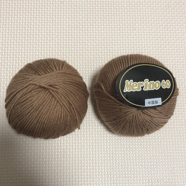 毛糸玉　2玉　茶色　ブラウン ハンドメイドの素材/材料(生地/糸)の商品写真