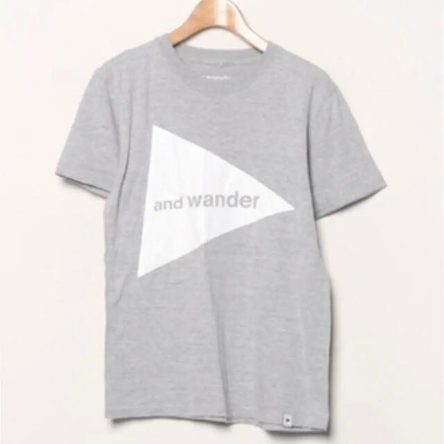 and wander(アンドワンダー)の★ and wnnder アンドワンダー 半袖Tシャツ グレー サイズ1 レディースのトップス(Tシャツ(半袖/袖なし))の商品写真