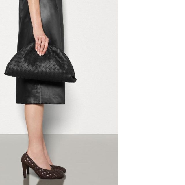 Bottega Veneta(ボッテガヴェネタ)の●新品/正規品●BOTTEGA VENETA ザ・ポーチ /イントレチャート レディースのバッグ(クラッチバッグ)の商品写真