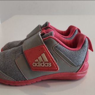 アディダス(adidas)のadidas スニーカー(スニーカー)