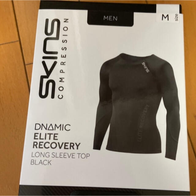 SKINS(スキンズ)の【新品】Skins DNAmic Elite Recovery ロングスリーブ スポーツ/アウトドアのトレーニング/エクササイズ(トレーニング用品)の商品写真