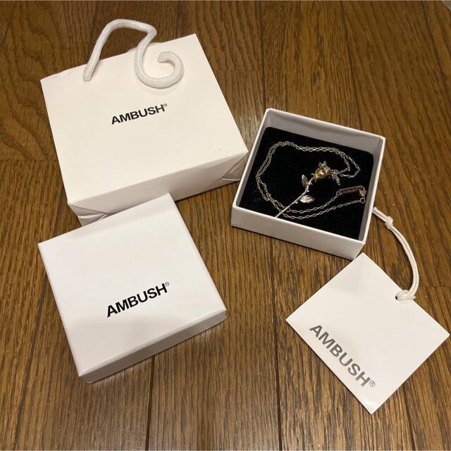 AMBUSH(アンブッシュ)のAMBUSH ネックレス ローズチャーム メンズのアクセサリー(ネックレス)の商品写真