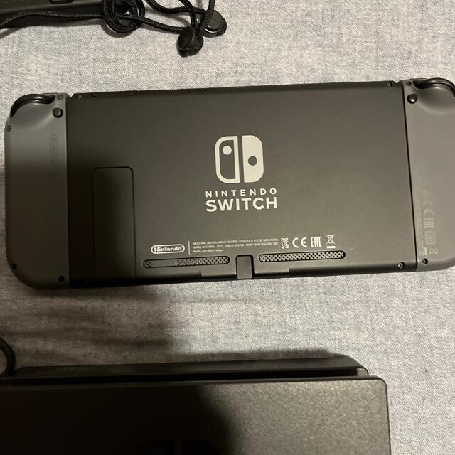 Nintendo Switch(ニンテンドースイッチ)の【値下げ】Nintendo Switch グレー 新モデル エンタメ/ホビーのゲームソフト/ゲーム機本体(家庭用ゲーム機本体)の商品写真