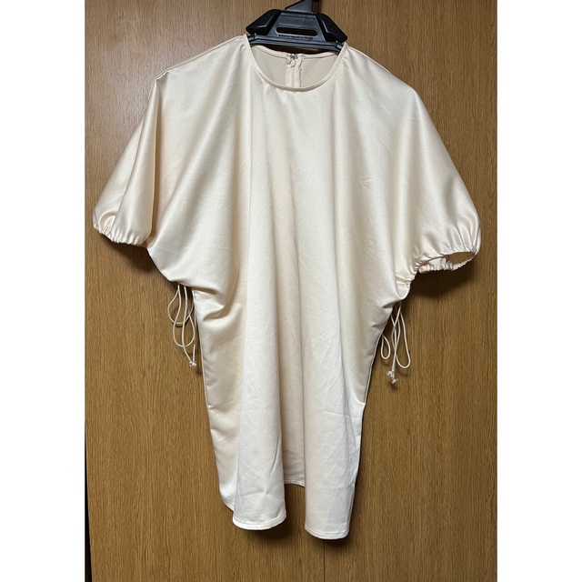 louren 【satin gather sleeve blouse】 satin gather sleeve blouse (ivory)