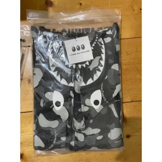 コムデギャルソン(COMME des GARCONS)のCDG BAPE SHARK FULL ZIP HOODIE 大阪限定　未使用(パーカー)