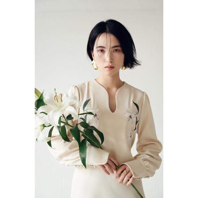 iCONOLOGY 花を着るワンピース#04 百合 ivory サイズ2の通販 by iCONOLOGY 花を着るワンピース#04 百合 ivory サイズ2の通販 by