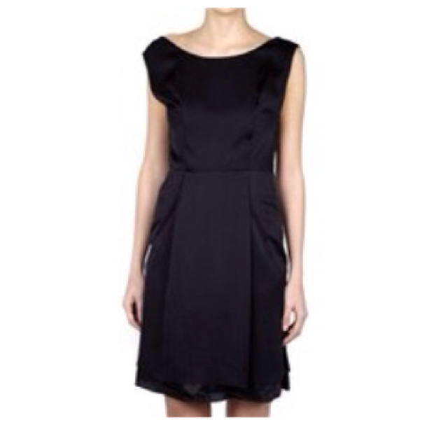 Acne□Betty Fluid ワンピ（Acne Studios(Acne)(アクネ