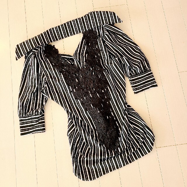 XOXO(キスキス)のXOXO★ストライプフリルブラウス レディースのトップス(シャツ/ブラウス(半袖/袖なし))の商品写真