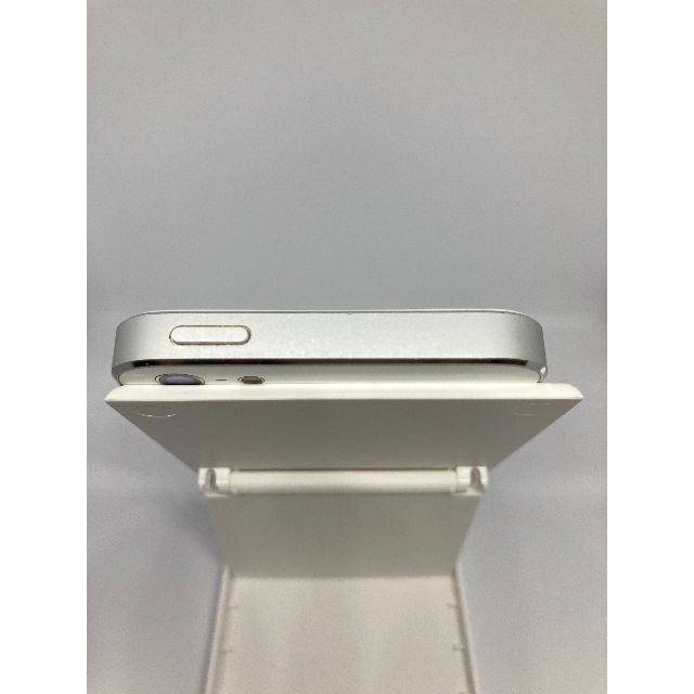 Apple(アップル)の⑧　 iPhone5 LTE 32GB ME042J/A ホワイト   au スマホ/家電/カメラのスマートフォン/携帯電話(スマートフォン本体)の商品写真