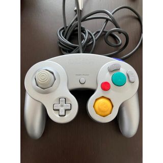 ニンテンドウ(任天堂)のNintendo GAMECUBE　コントローラー　単品　シルバー(その他)