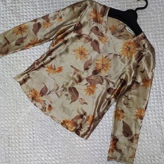 未使用品　シルク100%のブラウス(シャツ/ブラウス(長袖/七分))