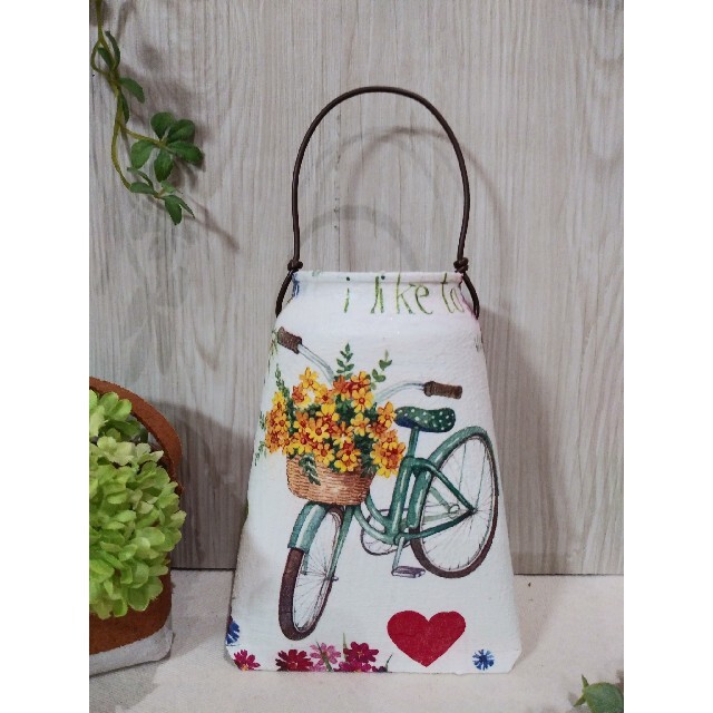 リメイク缶アルミバスケット(大)　自転車と花とハート ハンドメイドのフラワー/ガーデン(プランター)の商品写真