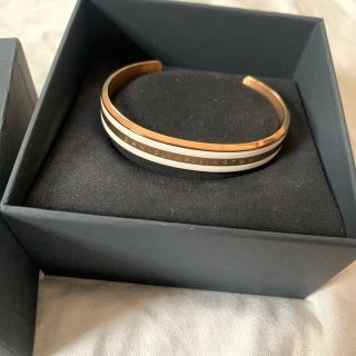 ダニエルウェリントン(Daniel Wellington)の【如月様専用】ダニエルウェリントン　バングル　ゴールド(ブレスレット/バングル)