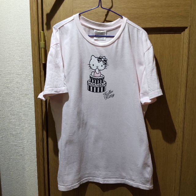 ハローキティ(ハローキティ)のサンリオ　ハローキティのＴシャツ　サイズＬ　<629> レディースのトップス(Tシャツ(半袖/袖なし))の商品写真