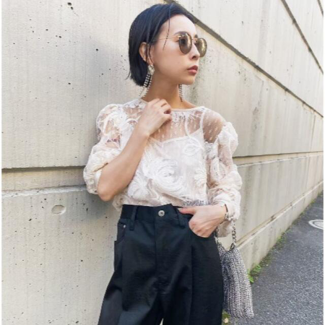 Ameri VINTAGE(アメリヴィンテージ)のUNDRESSED 2WAY FAIRY LACE BLOUSE レディースのトップス(シャツ/ブラウス(長袖/七分))の商品写真