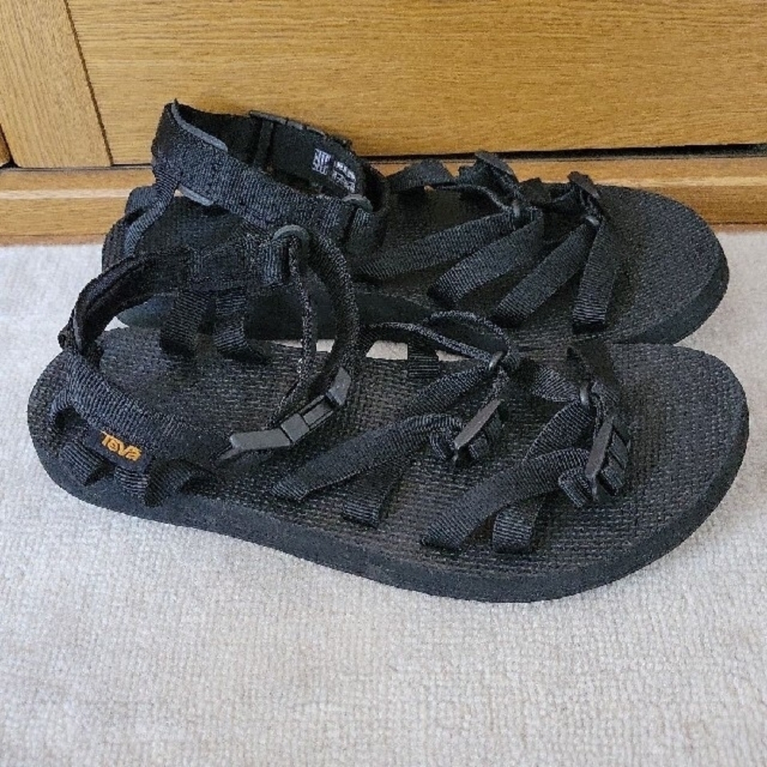 Teva(テバ)のteva レディースサンダル　24cm US7 レディースの靴/シューズ(サンダル)の商品写真