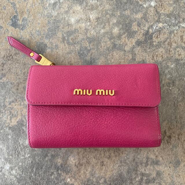 miumiu 本革三つ折り財布