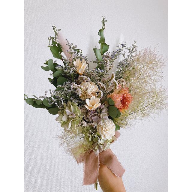 ラナンキュラスと紫陽花のふわふわスワッグ - nayaabhaandi.com