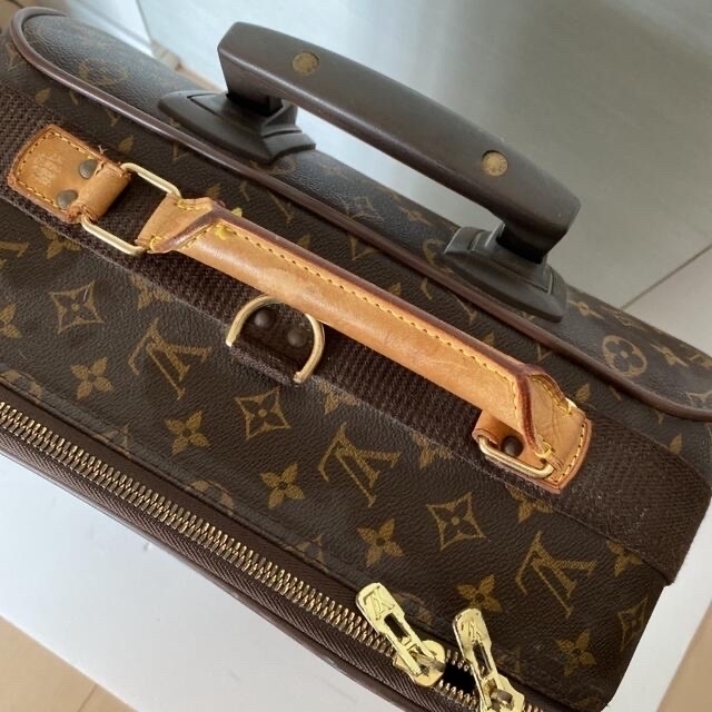 ルイヴィトン  Louis Vuitton モノグラム　キャリーバッグ