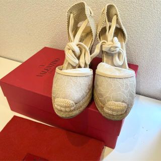 ヴァレンティノガラヴァーニ(valentino garavani)の美品 VALENTINOサンダル ヴァレンティノサンダル エスパドリーユ38(サンダル)