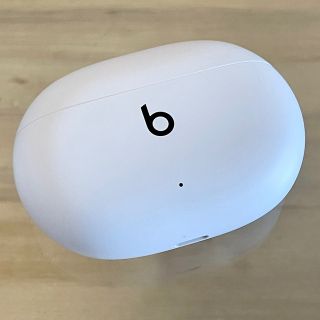 ビーツバイドクタードレ(Beats by Dr Dre)の美品★Beats Studio Buds ホワイト 充電ケースのみ(ヘッドフォン/イヤフォン)