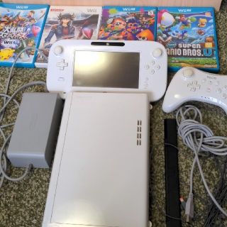 ニンテンドウ(任天堂)の★ハック済み★　Wii U 8gb　完全セット　usb等を差し込んで無料プレイ！(家庭用ゲーム機本体)