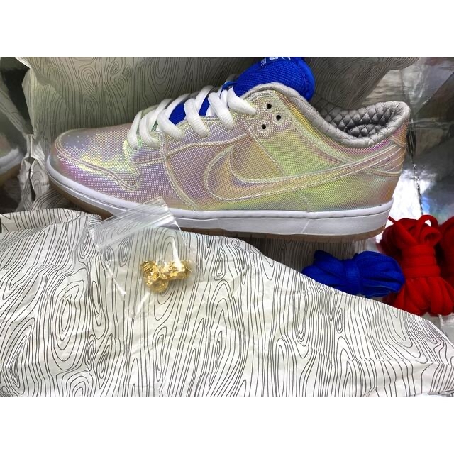 NIKE(ナイキ)のNIKE DUNK LOW / ナイキ ダンク ロー　SB メンズの靴/シューズ(スニーカー)の商品写真