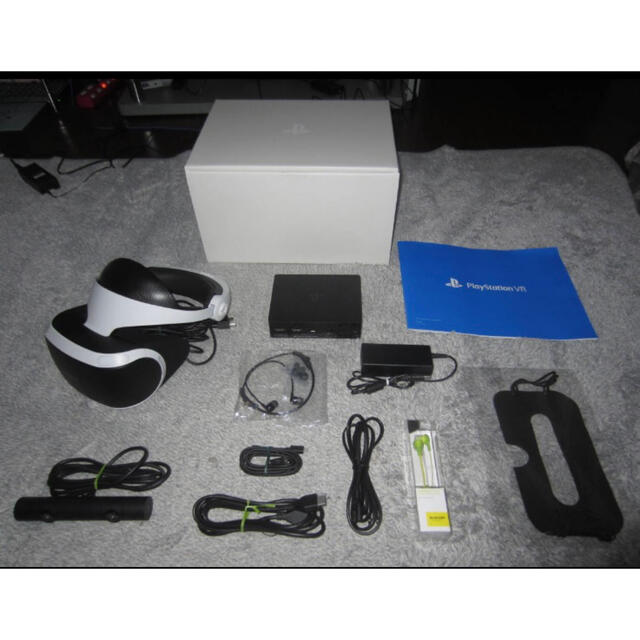 PlayStation VR(プレイステーションヴィーアール)の送料込み　PlayStation VR CUH-ZVR2 カメラ付き　おまけ エンタメ/ホビーのゲームソフト/ゲーム機本体(家庭用ゲーム機本体)の商品写真