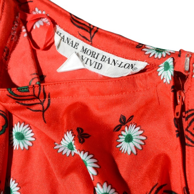 HANAE MORI(ハナエモリ)のレトロ古着　ハナエモリ　バンロン　フォー　ヴィヴィッド　ストレッチ　花柄スカート レディースのスカート(ひざ丈スカート)の商品写真