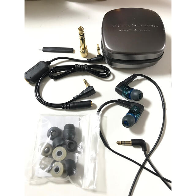 Ultimate Ears TRIPLE.FI 10 スマホ/家電/カメラのオーディオ機器(ヘッドフォン/イヤフォン)の商品写真