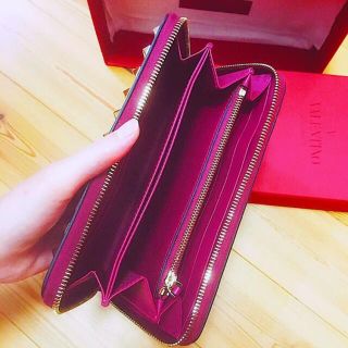 【新品未使用】【即完売】【限定色】VALENTINO 長財布