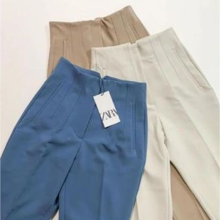 ザラ(ZARA)のZARAハイウエストパンツ(クロップドパンツ)