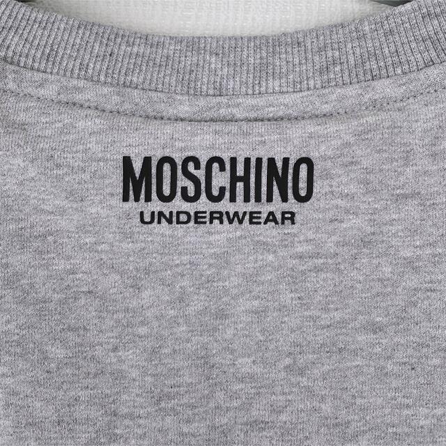 MOSCHINO(モスキーノ)の【新品】MOSCHINO ロゴ入りグレー 半袖トップス レディースのトップス(Tシャツ(半袖/袖なし))の商品写真