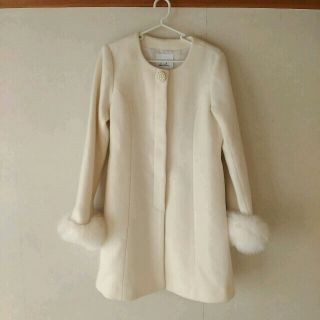 Dazzlin 美品 Dazzlin ノーカラー ビジュー リアルファー コートの通販 By Hino Ton S Shop ダズリンならラクマ Dazzlin 美品 Dazzlin ノーカラー ビジュー リアルファー コートの通販 By Hino Ton S Shop ダズリンならラクマ
