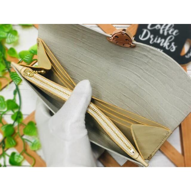 ❤️【大人お洒落♪】高級感×シンプルデザインの大人オシャレ総本革長財布白クロコ柄