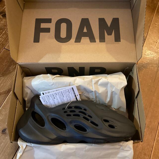 adidas(アディダス)のadidas YEEZY Foam Runner  イージー フォーム ランナー メンズの靴/シューズ(サンダル)の商品写真