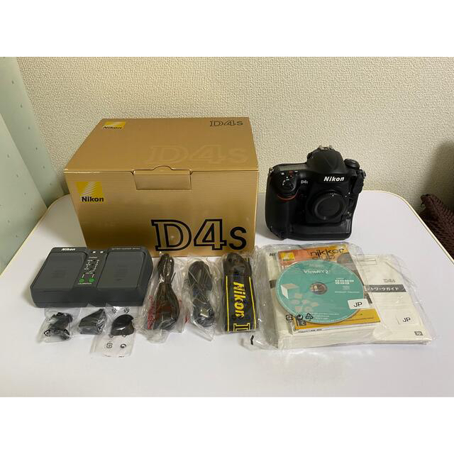 【極美品】 ニコン D4S ボディ 付属品完備 フラッグシップ機 暗所に強い