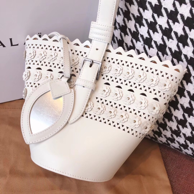 ALAIA《アライア》MINA 20ホワイトミニトートバッグ ALAIA《アライア》MINA 20ホワイトミニトートバッグ