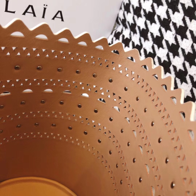 ALAIA《アライア》MINA 20ホワイトミニトートバッグ ALAIA《アライア》MINA 20ホワイトミニトートバッグ