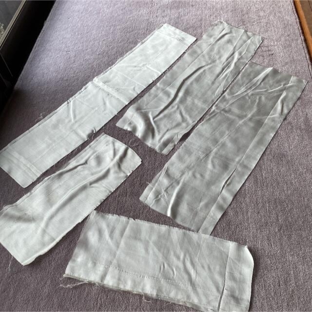 着物生地　クリーム色がかったホワイト　古布　解きはぎれ　ハンドメイド素材 ハンドメイドの素材/材料(生地/糸)の商品写真