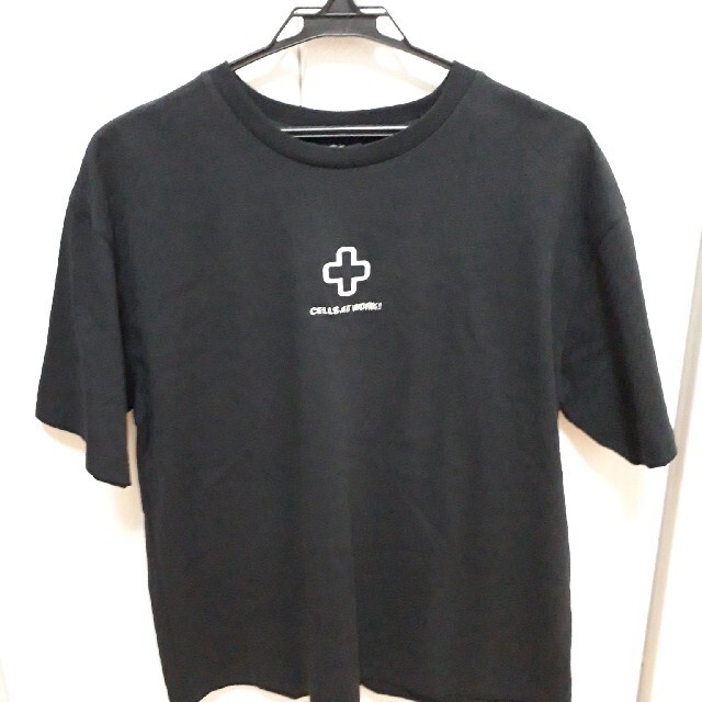 Avail(アベイル)の【新品未使用】はたらく細胞 赤血球&白血球バックプリント半袖TシャツM-Lサイズ レディースのトップス(Tシャツ(半袖/袖なし))の商品写真