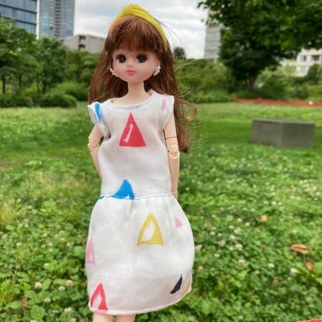 Takara Tomy(タカラトミー)の030リカちゃん ブライス　ハンドメイド  三角柄　ダブルガーゼ　ワンピース ハンドメイドのおもちゃ(ミニチュア)の商品写真