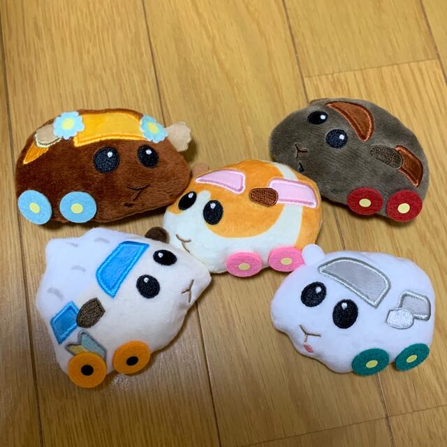 puipuiモルカー　バッジ　5種セット エンタメ/ホビーのおもちゃ/ぬいぐるみ(キャラクターグッズ)の商品写真