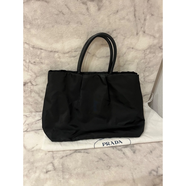 PRADA(プラダ)のPRADA プラダ♡リボン付きナイロントートバッグ ブラック レディースのバッグ(トートバッグ)の商品写真