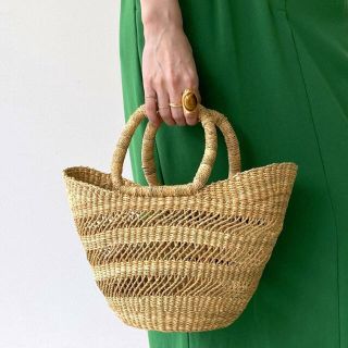 アパルトモンドゥーズィエムクラス(L'Appartement DEUXIEME CLASSE)の新品⭐️L'Appartement MARKET BAG S ベージュB(かごバッグ/ストローバッグ)