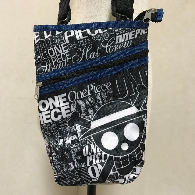 ONE PIECE(ワンピース)のワンピース海賊旗最強シザーバッグ／非売品／縦23.5×横16㎝程 キッズ/ベビー/マタニティのこども用ファッション小物(その他)の商品写真