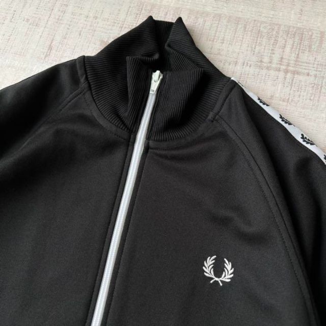 爆買いHOT FRED PERRY - 美品 フレッドペリー トラックジャケット