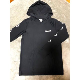 ボルコム(volcom)の新品未使用　ボルコム　ラッシュガード　水陸両用　volcom  アウトドア　(水着)