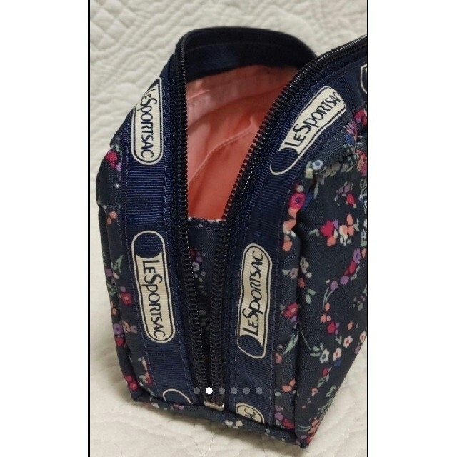 LeSportsac(レスポートサック)のレスポートサック　ポーチ　花柄 レディースのファッション小物(ポーチ)の商品写真